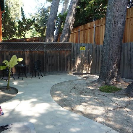 Woodland Hills Calabasas Guesthouses Лос-Анджелес Экстерьер фото