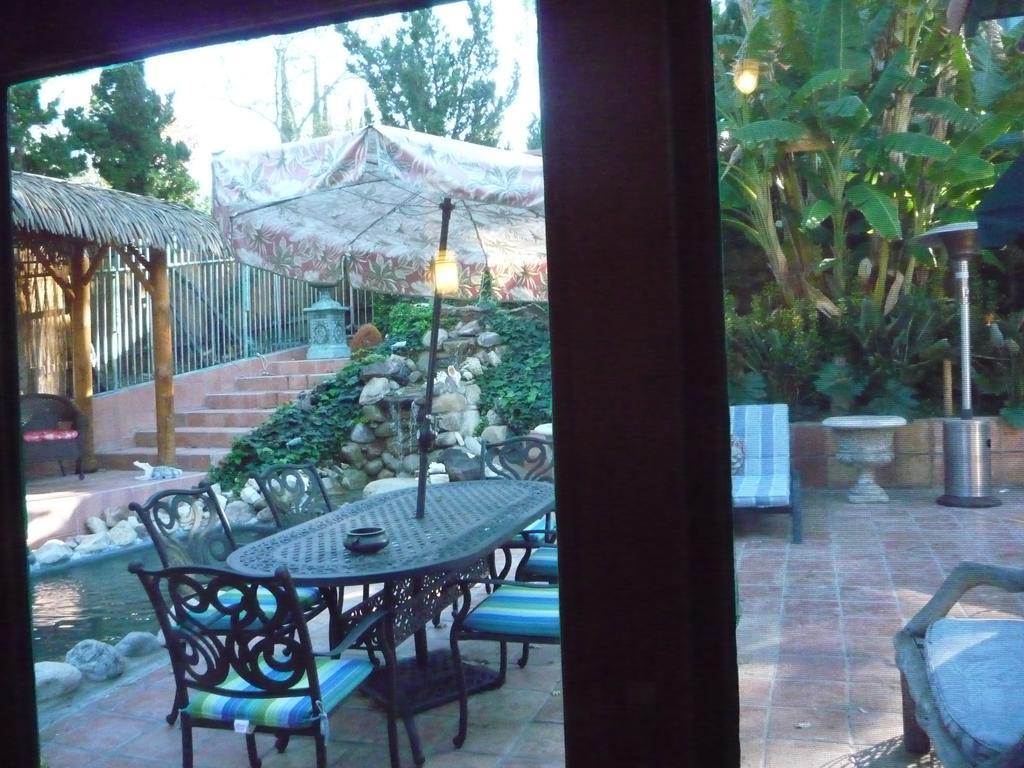 Woodland Hills Calabasas Guesthouses Лос-Анджелес Экстерьер фото