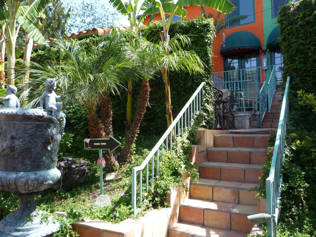 Woodland Hills Calabasas Guesthouses Лос-Анджелес Экстерьер фото