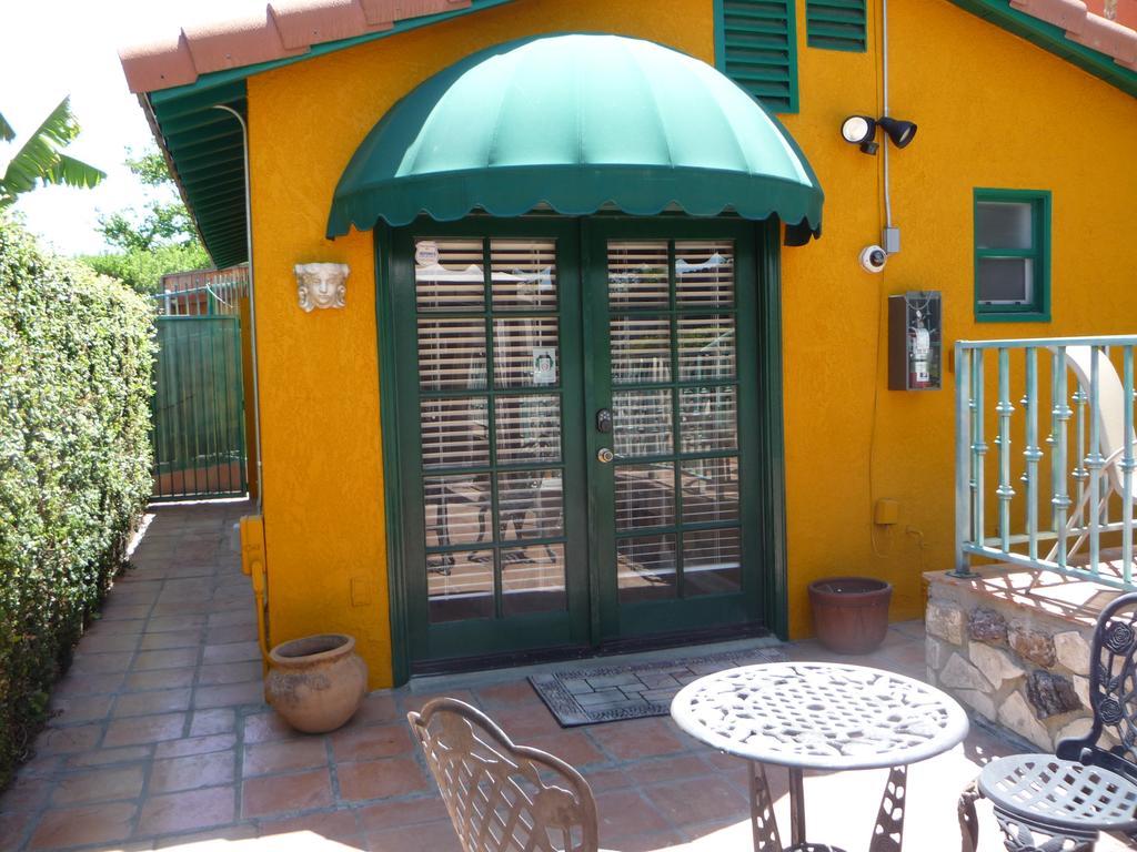 Woodland Hills Calabasas Guesthouses Лос-Анджелес Экстерьер фото