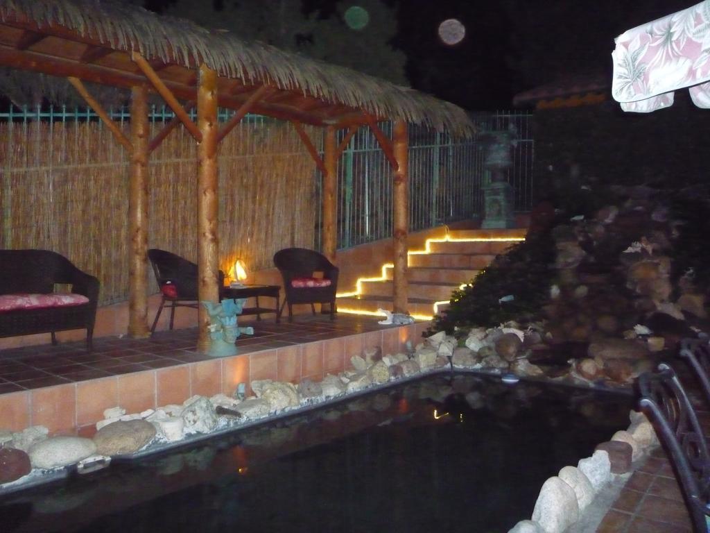 Woodland Hills Calabasas Guesthouses Лос-Анджелес Экстерьер фото