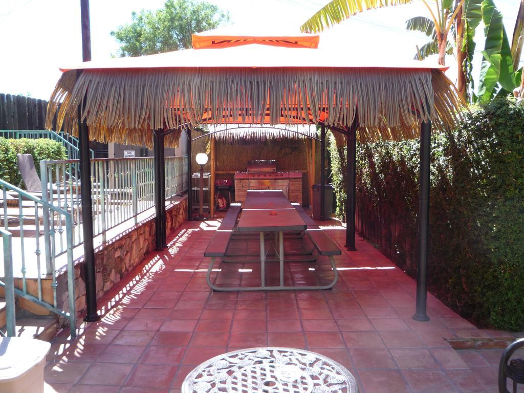 Woodland Hills Calabasas Guesthouses Лос-Анджелес Экстерьер фото