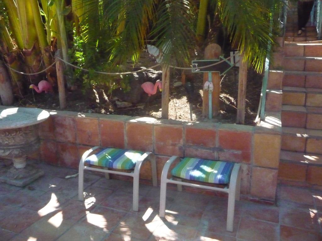 Woodland Hills Calabasas Guesthouses Лос-Анджелес Экстерьер фото