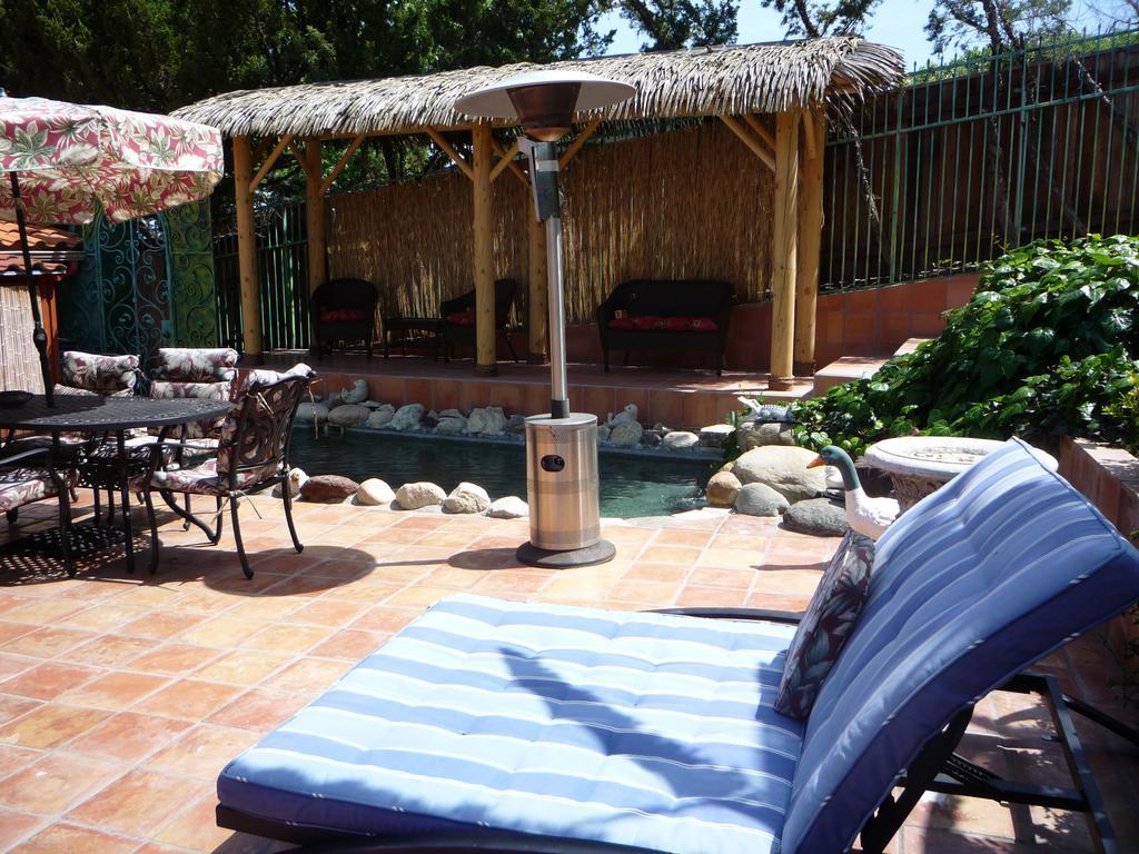 Woodland Hills Calabasas Guesthouses Лос-Анджелес Экстерьер фото